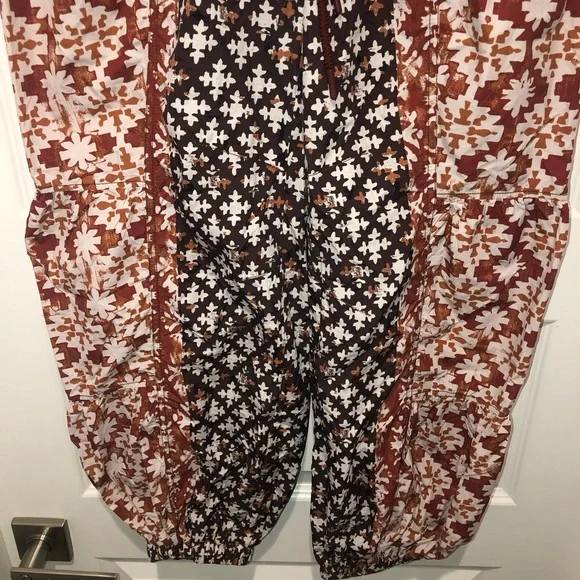 New Free People FP Movement Printed Set Me Free Swishy Barrel Pants sz XS - Picture 7 of 8